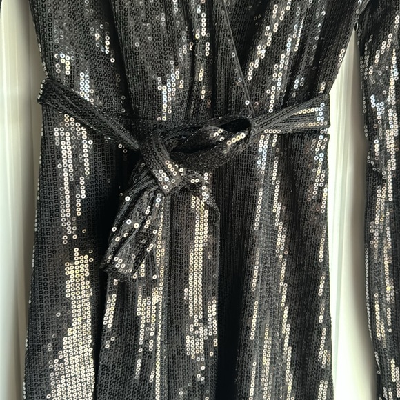 Black Sequin Long Sleeve Dress with Waist Tie - Picture 5 of 10